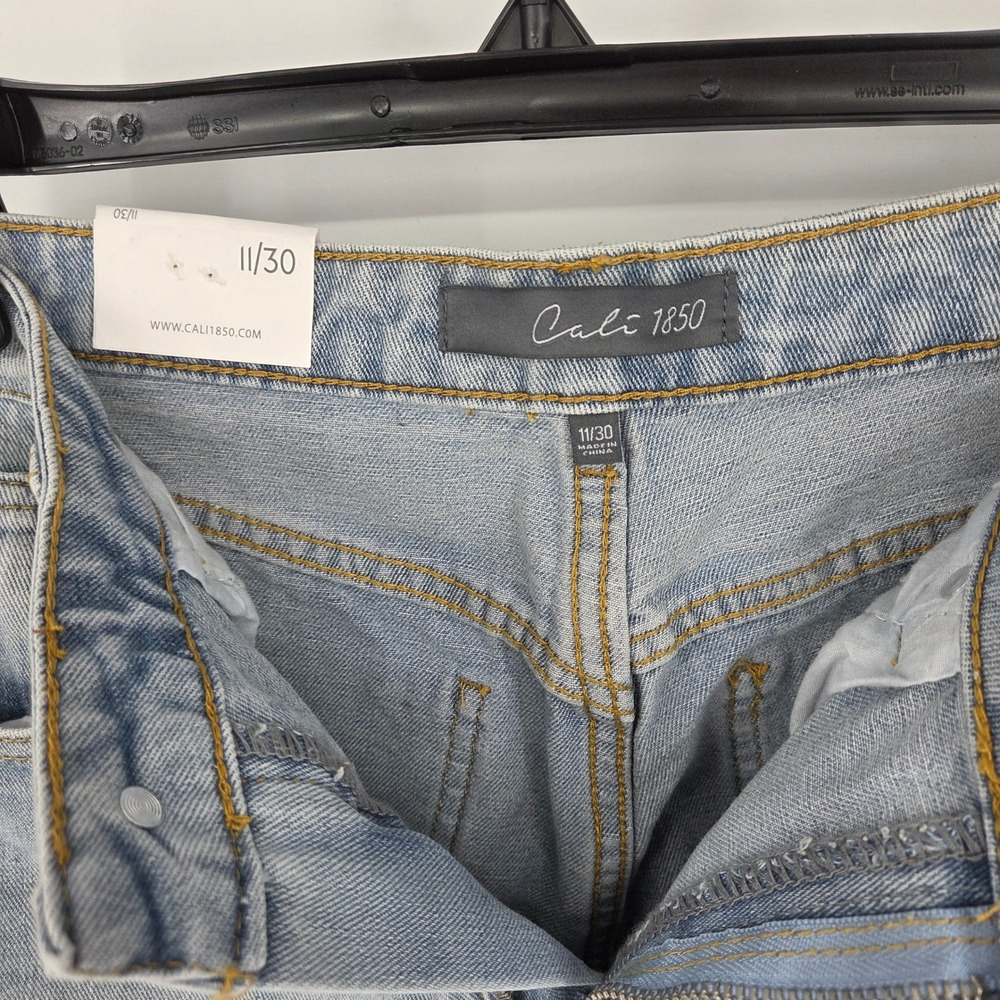 Cali 1850 Womens Flower Patch Straight Leg Jeans Light Wash Blue Size 11/30 NEW - Picture 6 of 6